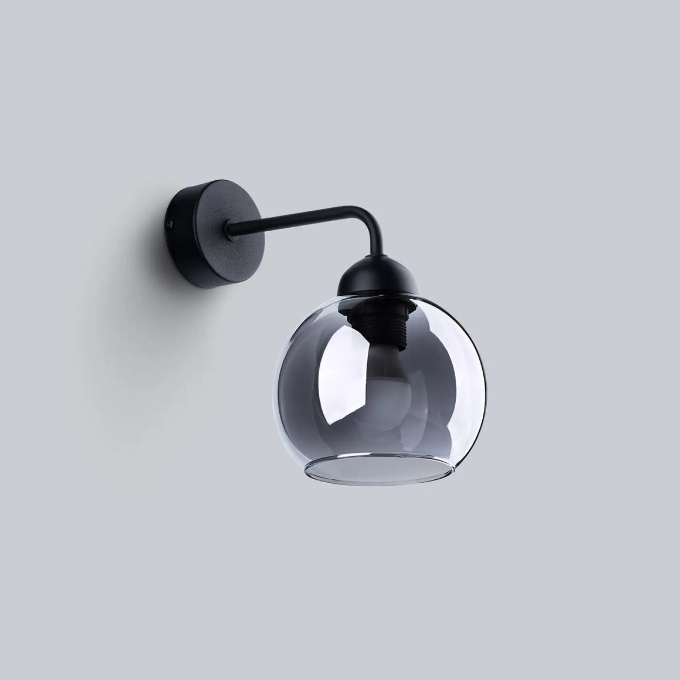 Applique murale noire en acier avec abat-jour en verre — vue 2