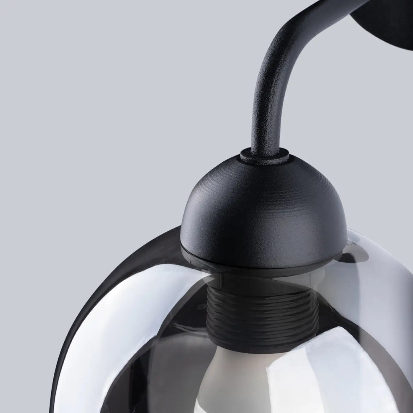Applique murale noire en acier avec abat-jour en verre — vue 4