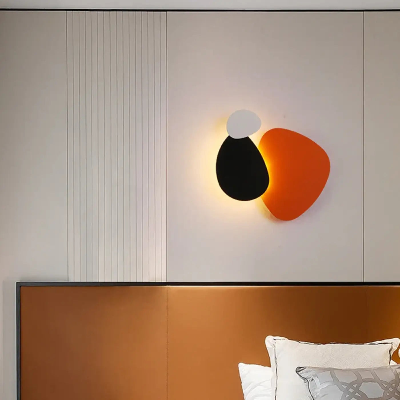 Applique murale plaque orange en acrylique et métal — vue 3