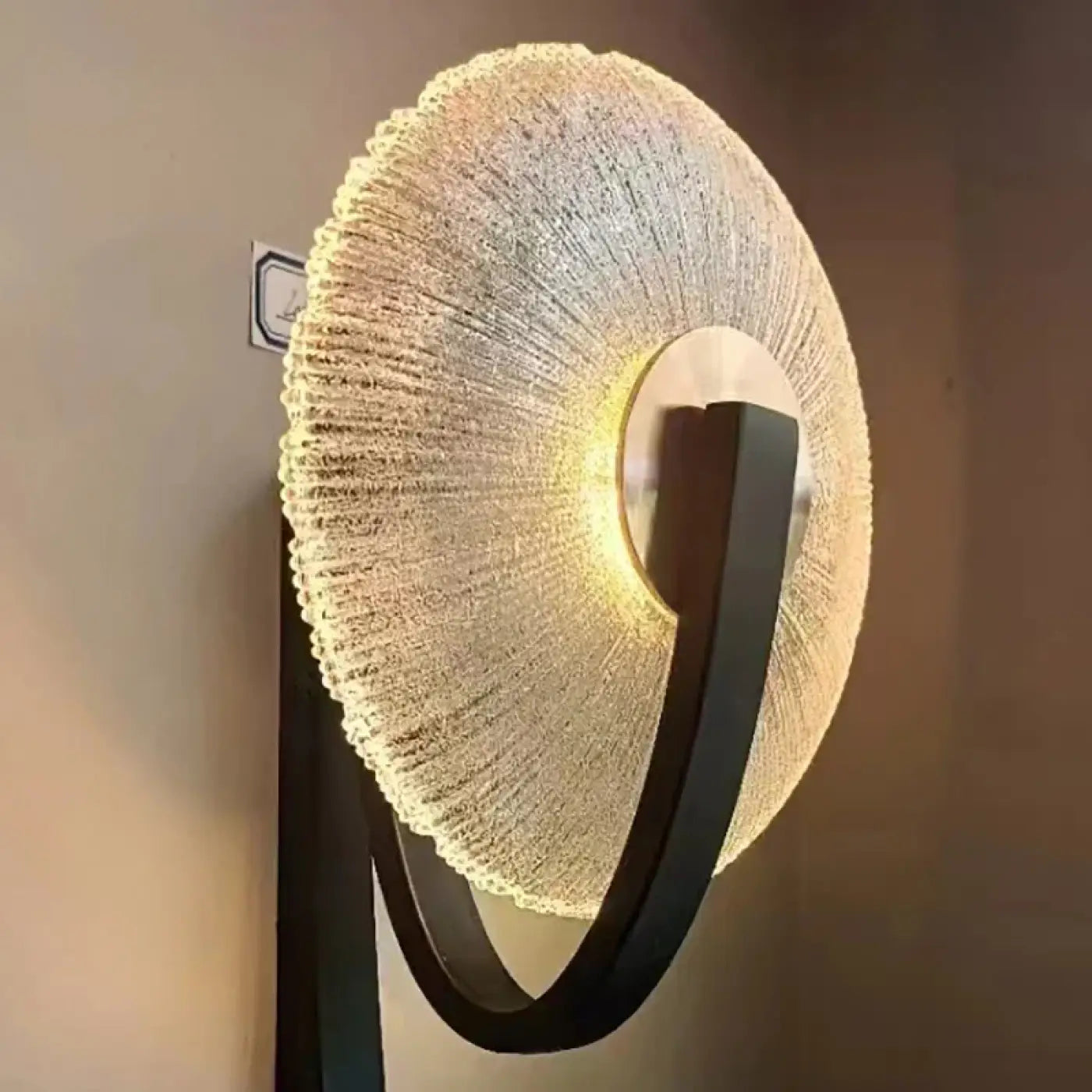 Applique murale rétro en aluminium noir et verre doré — vue 4