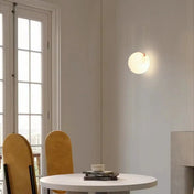 Applique murale ronde en marbre blanc style scandinave — vue 2