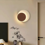 Applique murale ronde LED marron en métal et acrylique — vue 2