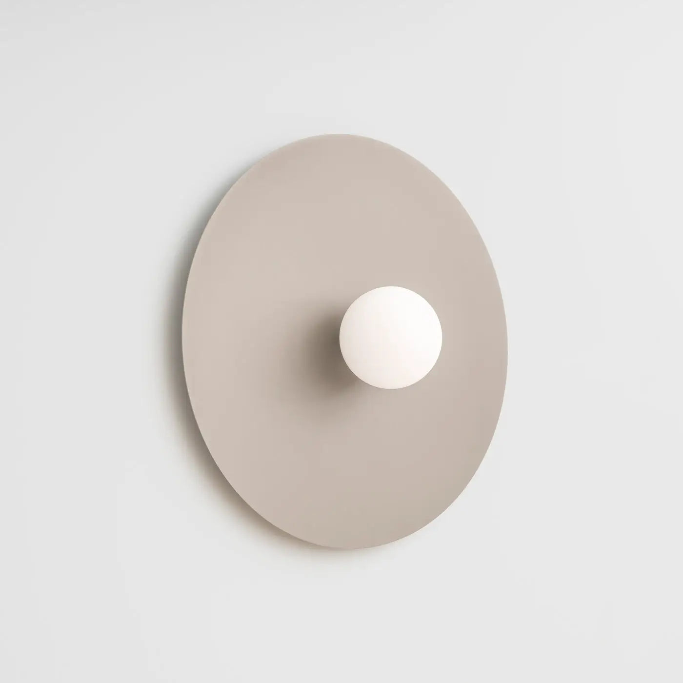 Applique murale ronde taupe en métal et verre — vue 6
