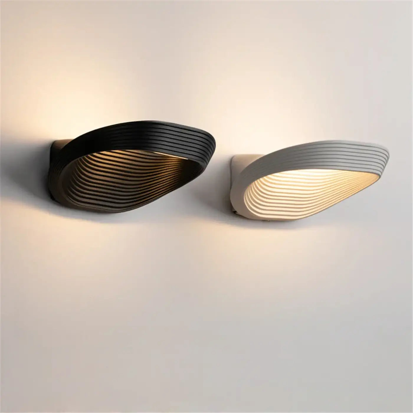 Applique murale scandinave en métal noir ou blanc — vue 4