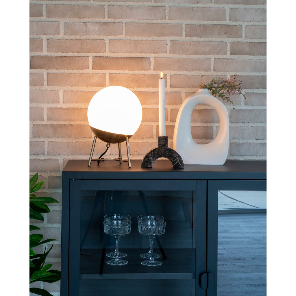 chelsea-table-lamp-lamp-in-ball-shaped-white-glass-and-brass-socket-150-cm-fabric-cord-150-cm-fabric-cord-bulb-e27-40w-4.jpg