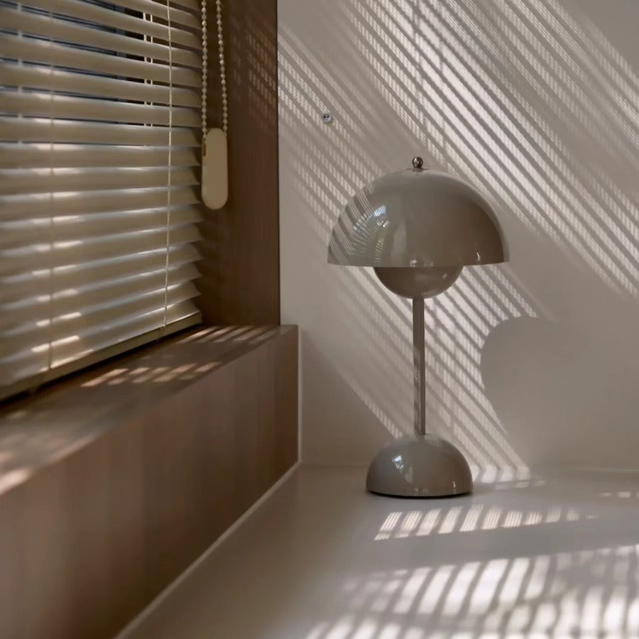 Table lamp | GOLOV