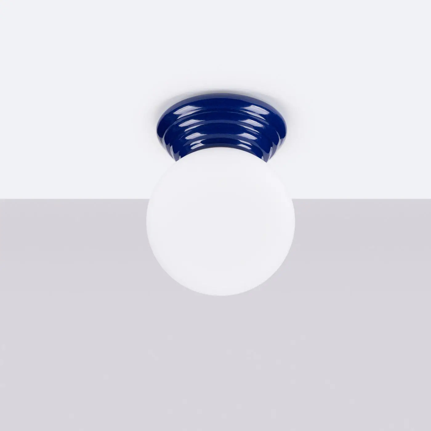 luminaire-plafonnier-boule-opaline-ceramique-ultramarine-design-872.webp