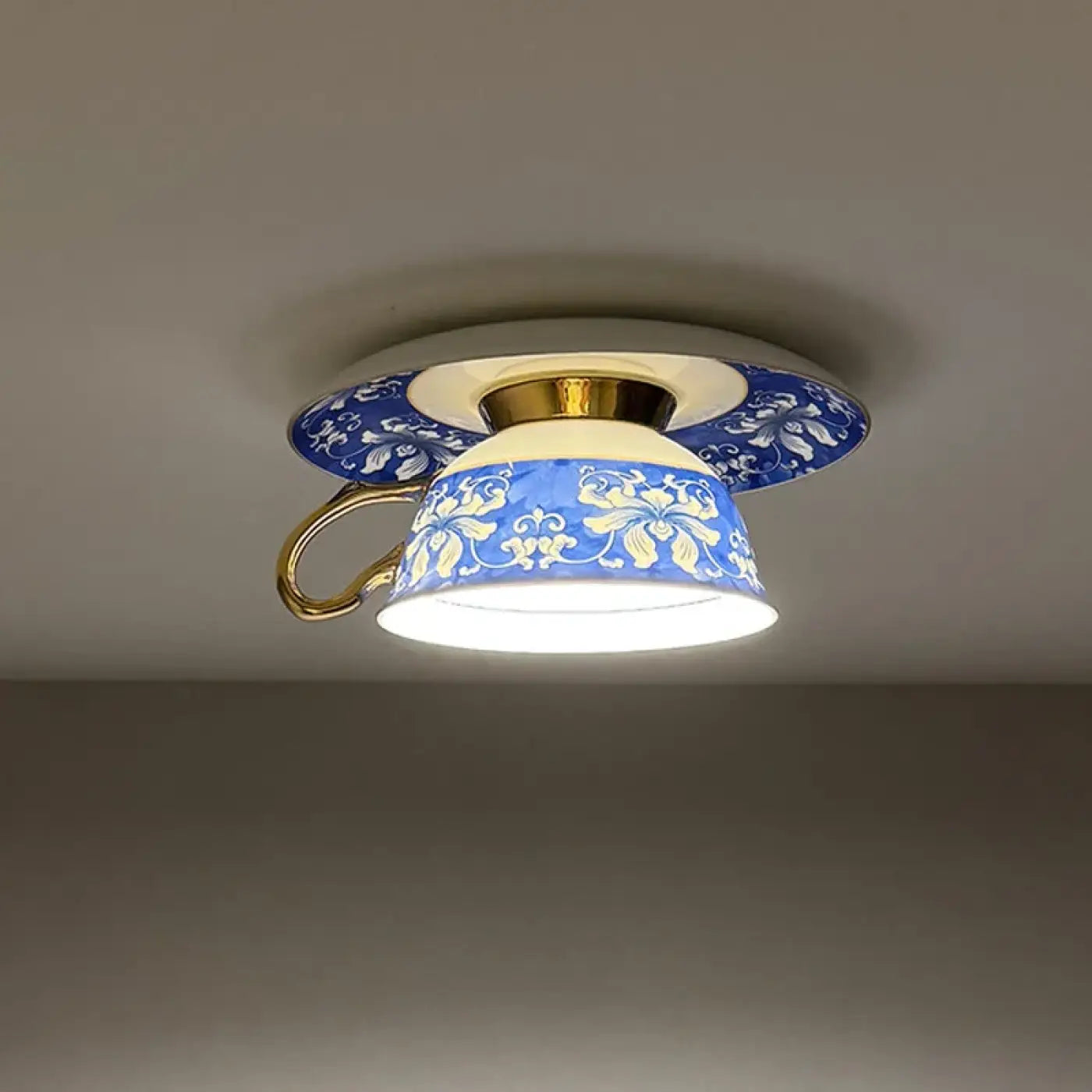luminaire-plafonnier-design-forme-tasse-bleu-lampe-plafond-379.webp