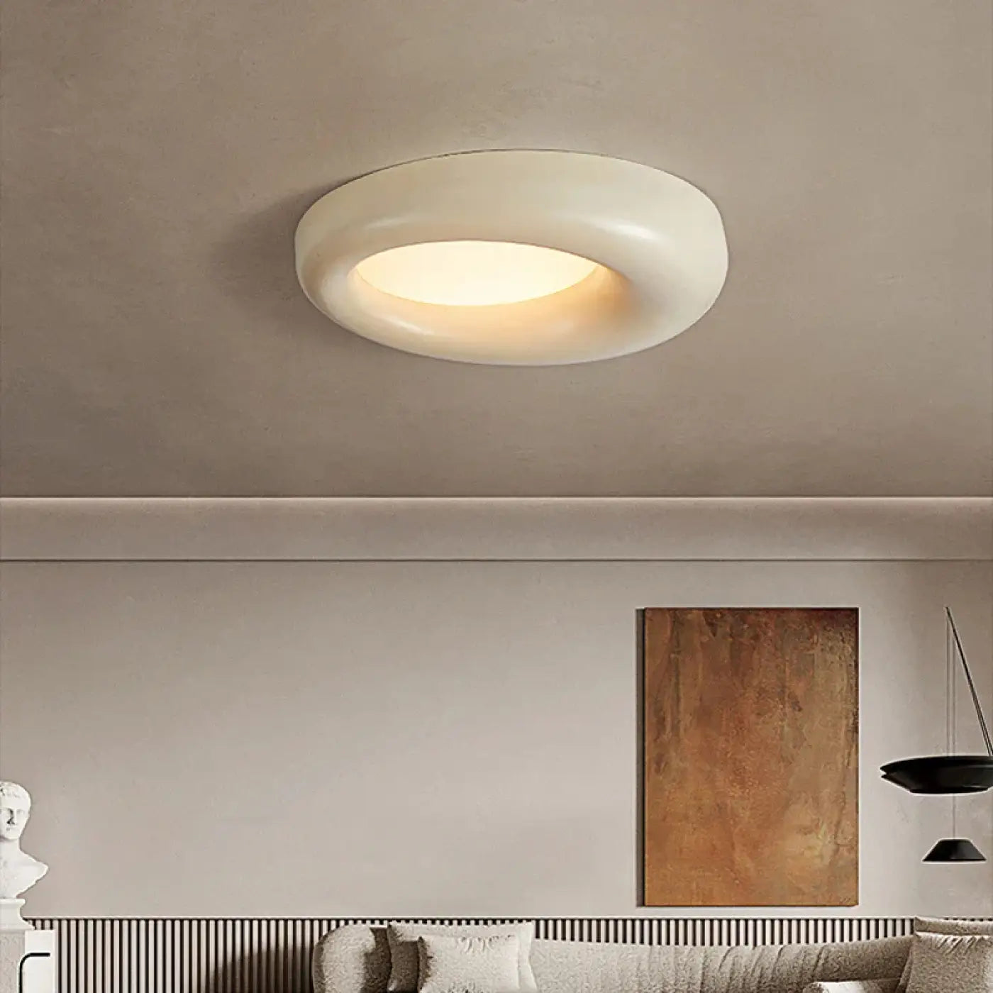 luminaire-plafonnier-moderne-aux-courbes-epurees-elegantes-plafond-256.webp