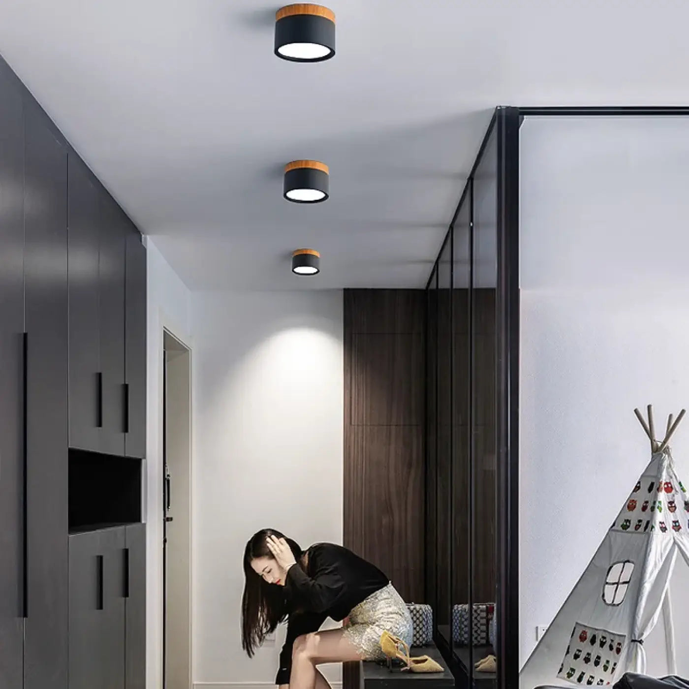 Modern Scandinavian black and wood LED ceiling light | POSU