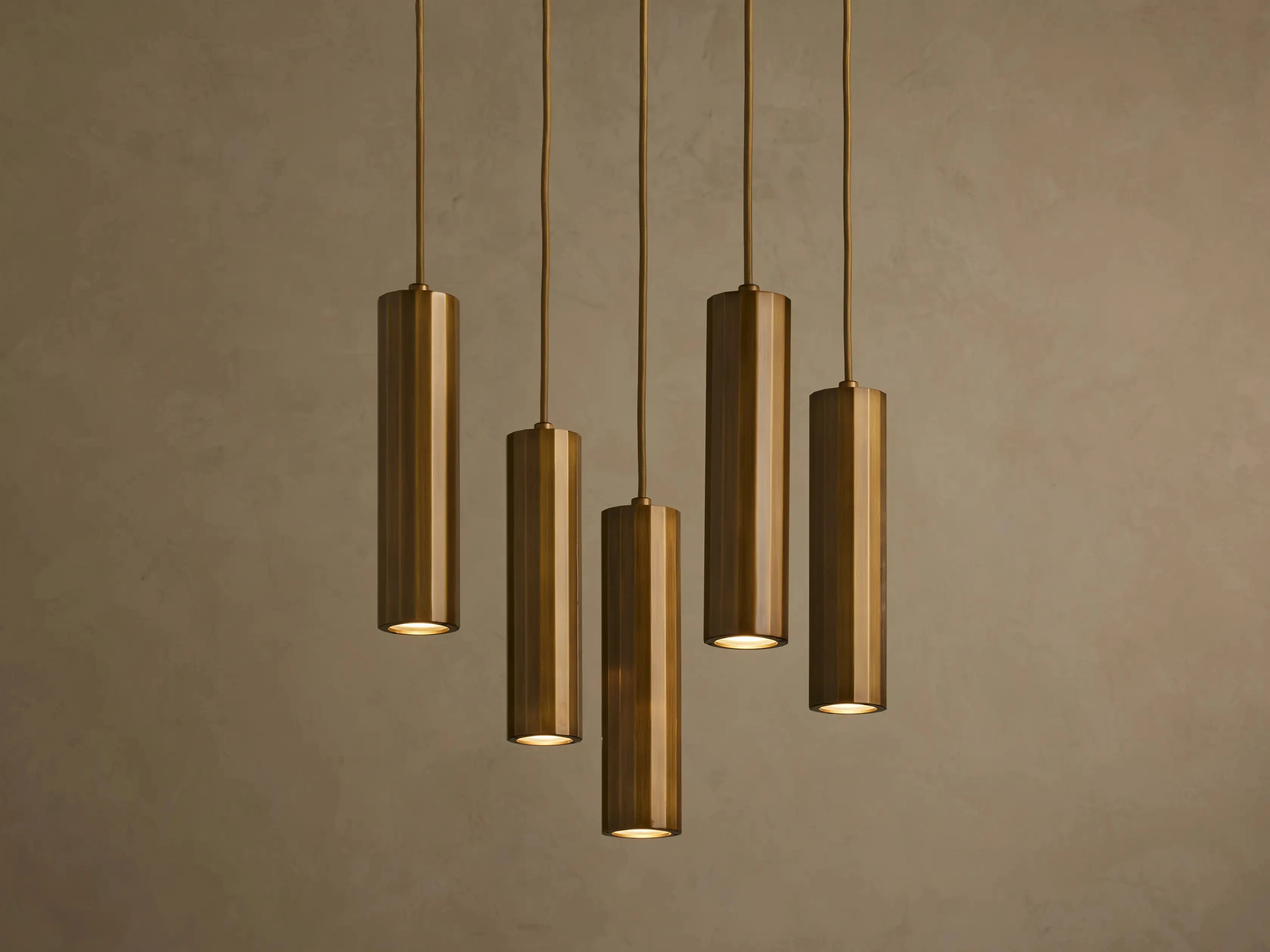 lustre-moderne-salon-orion-glowe-studio_1.webp