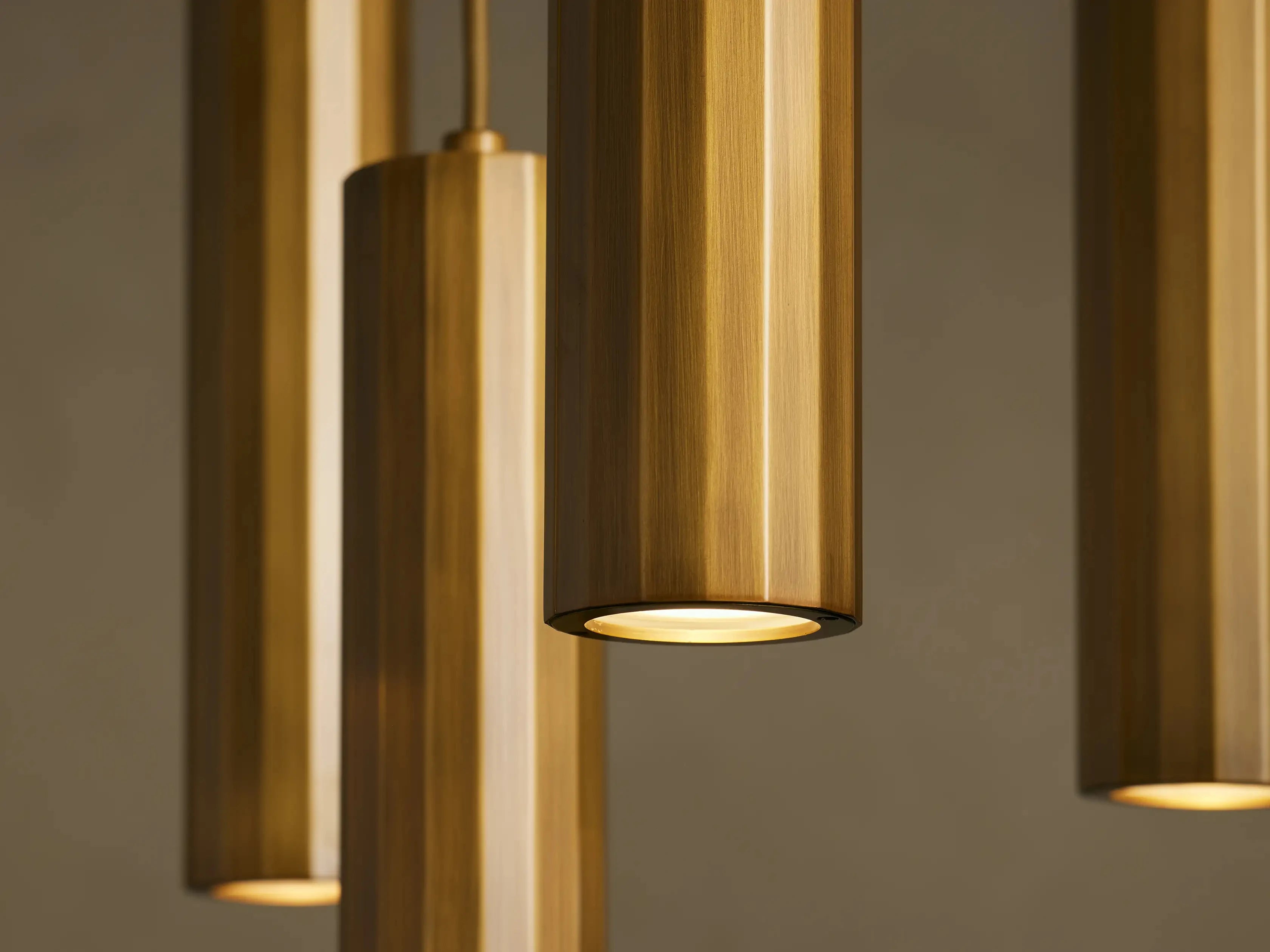 lustre-moderne-salon-orion-glowe-studio_3.webp