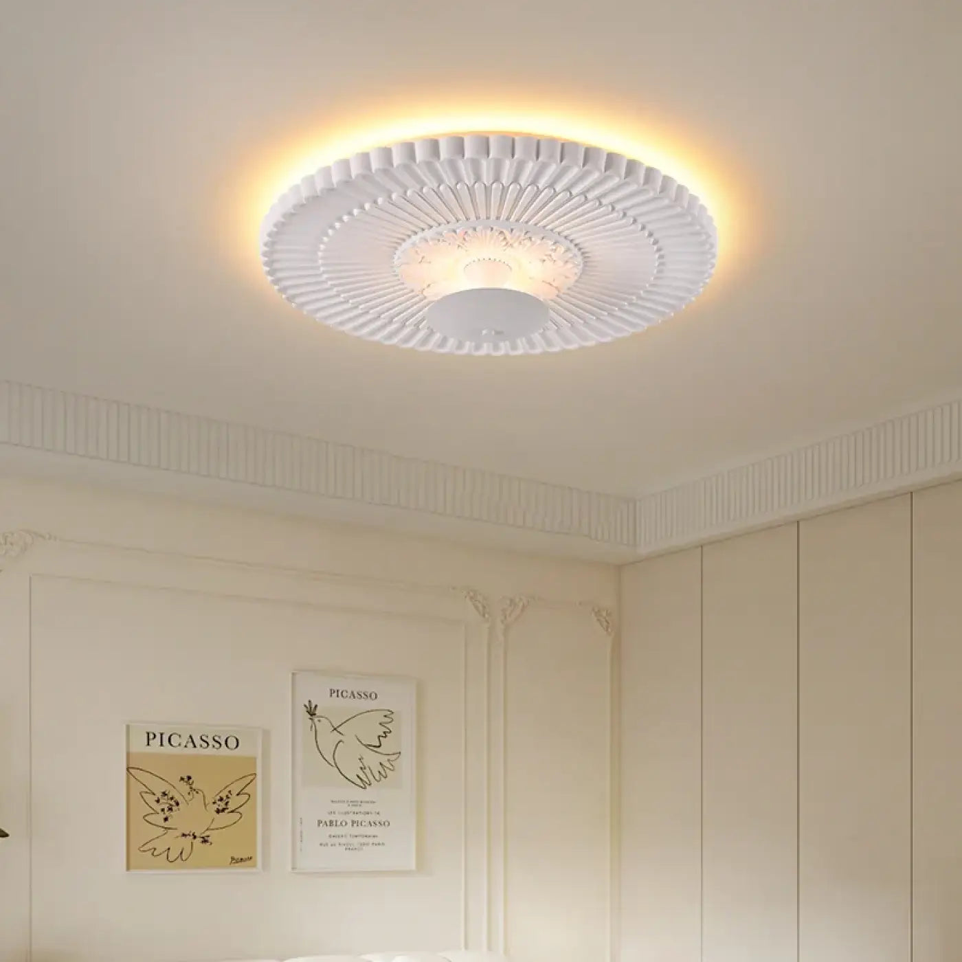 Modern round white LED ceiling light | VUGO