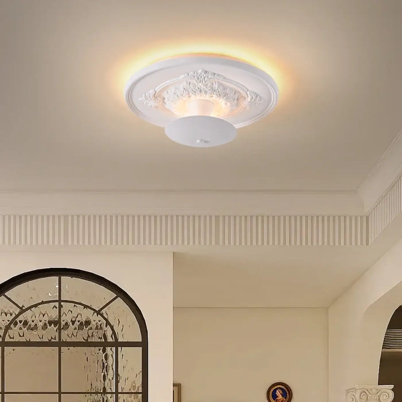 plafonnier-decoratif-blanc-style-classique-elegant-lampe-plafond-590_2dfa4084-c7d8-4824-978c-bc6d6bf44ef3.webp