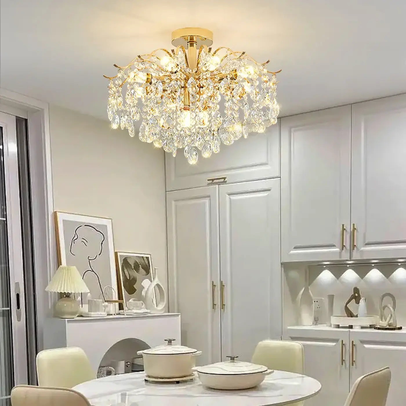 plafonnier-dore-cristal-style-classique-interieur-chic-lor-lustre-348.webp