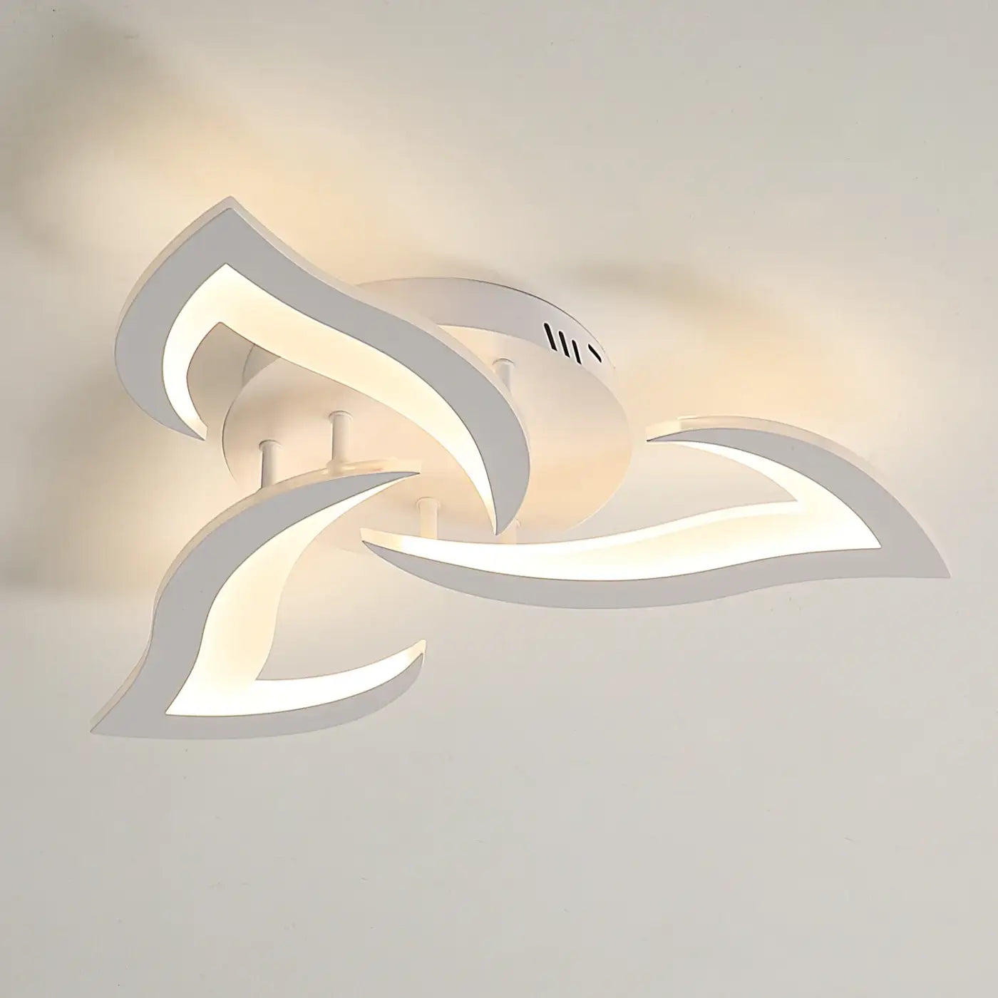 White LED statement ceiling light 3 lights | PIHEVE