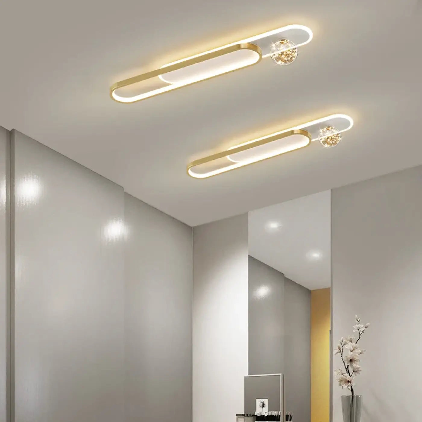 plafonnier-led-design-ovale-dore-cristal-lumieres-plafond-modernes-569.webp