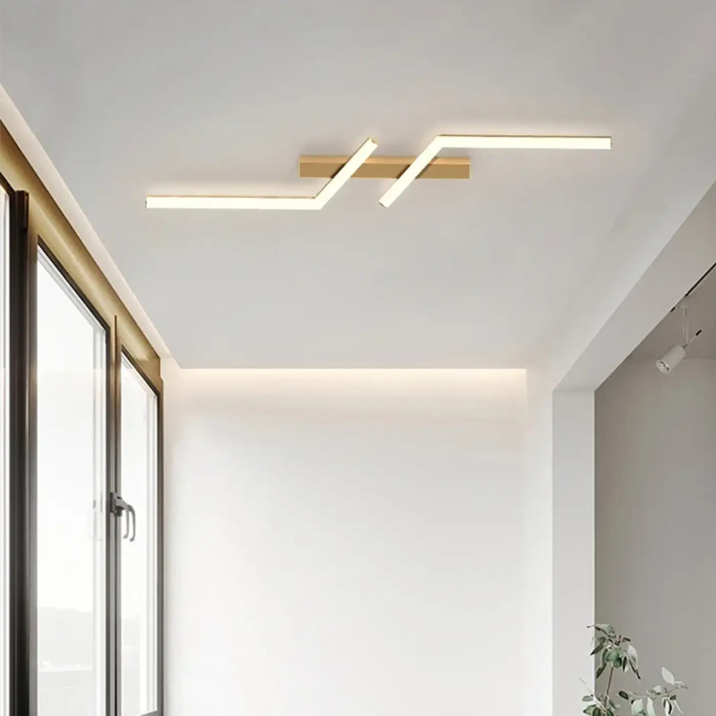 Linear gold or black LED ceiling light for living room | TIFO
