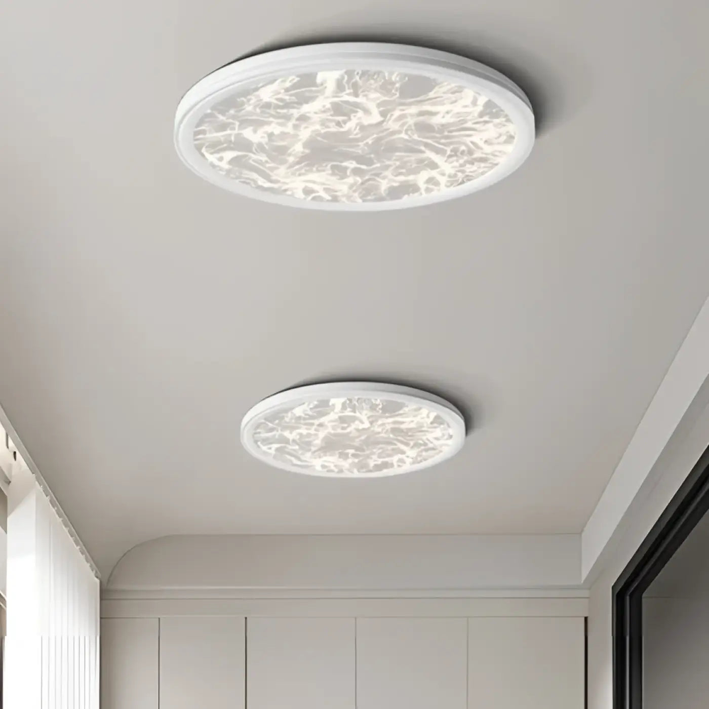 Modern black and white marble-effect LED ceiling light | FUTARA