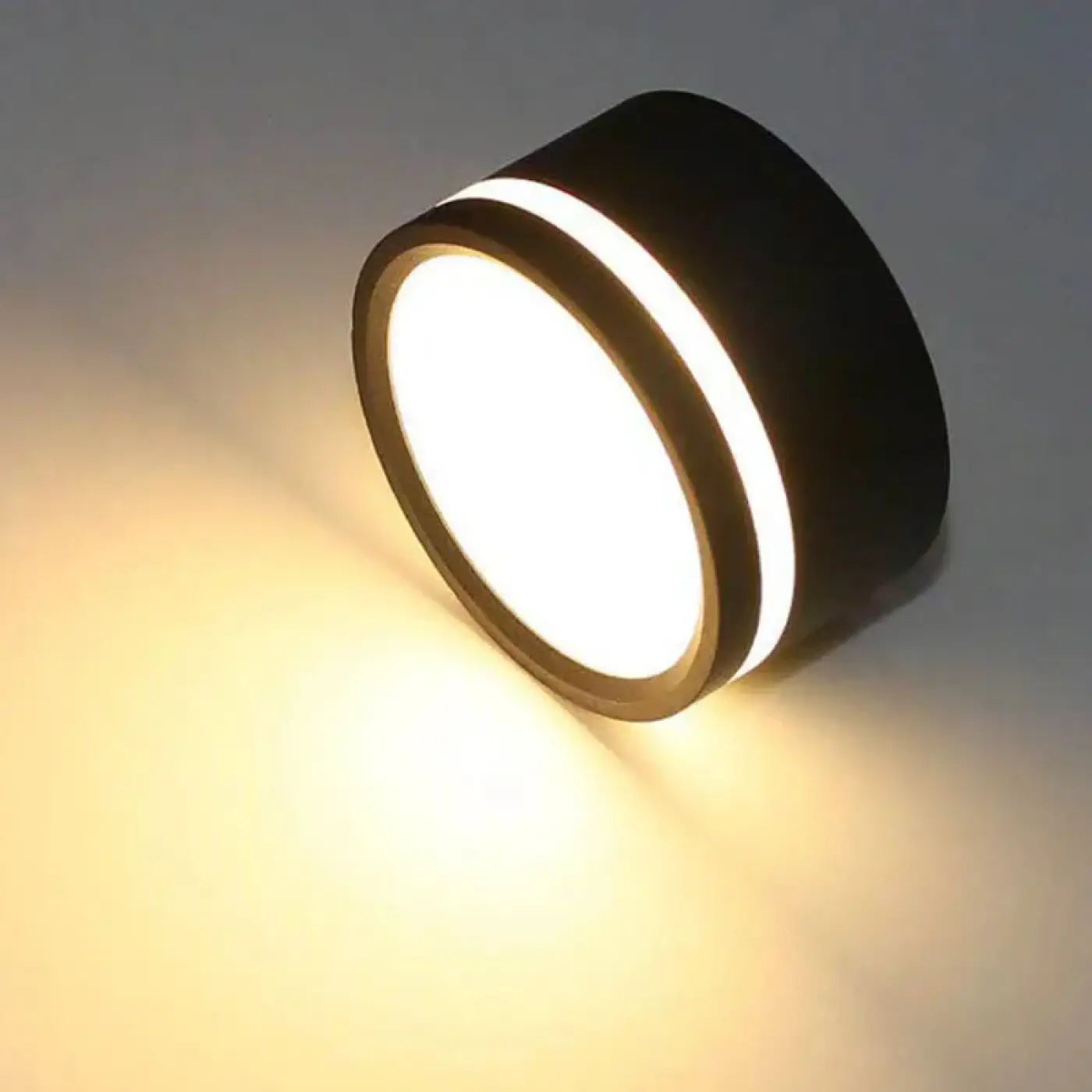 Round minimalist black or white ceiling light IP65 | DIGALA