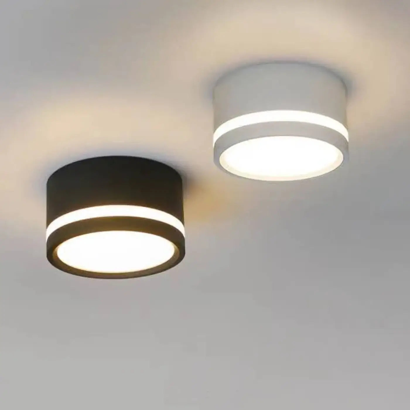 Round minimalist black or white ceiling light IP65 | DIGALA