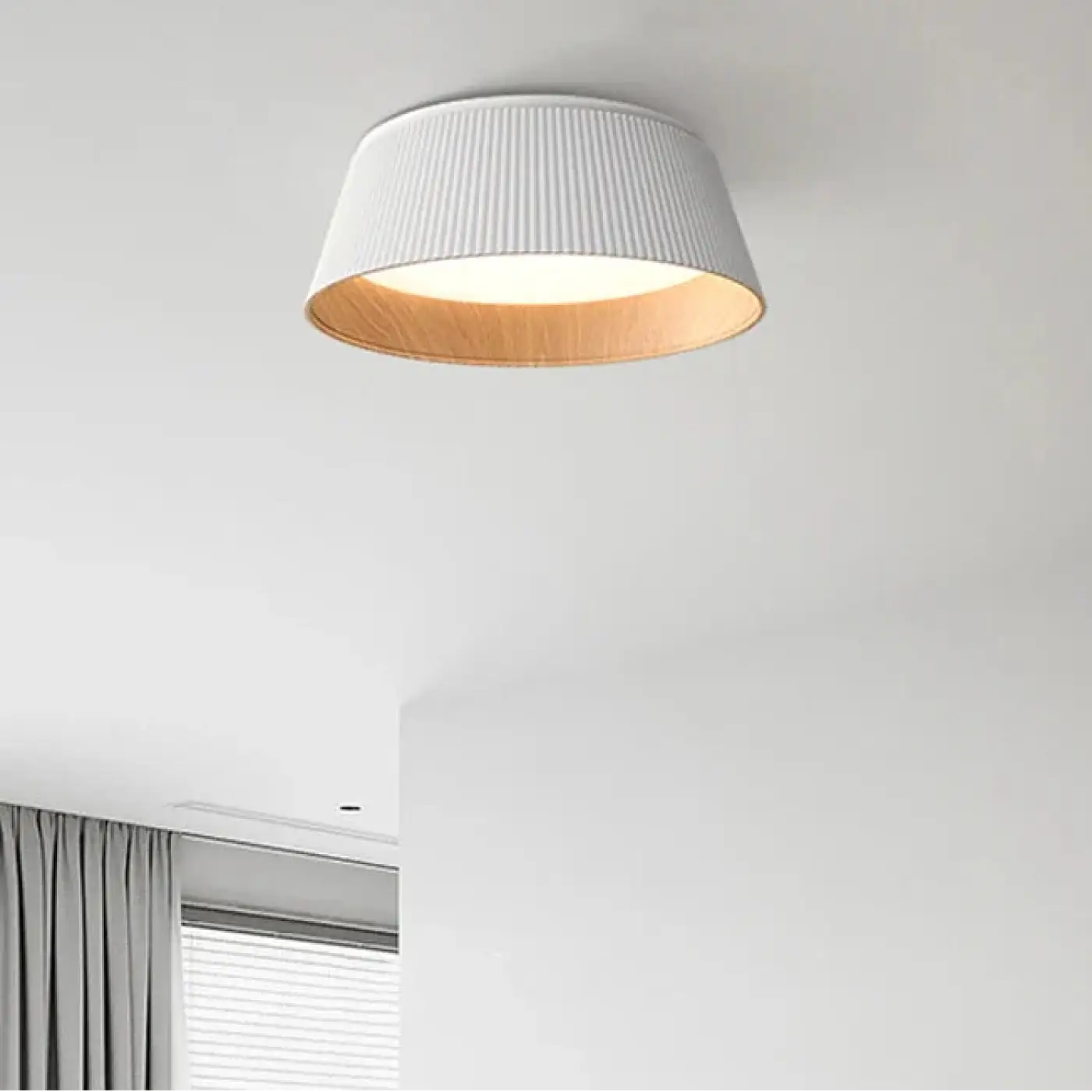 Modern black and white metal LED ceiling light | NASAPO