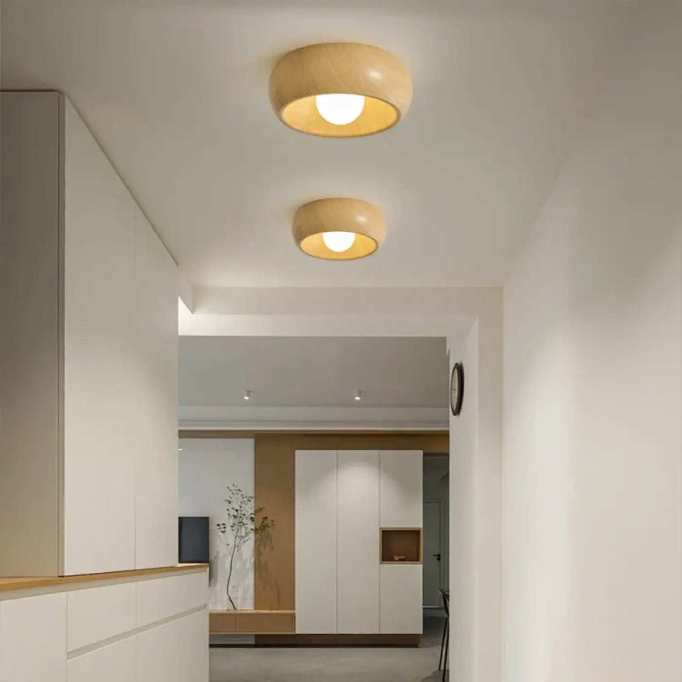 plafonnier-rond-bois-clair-fonce-couloir-couleur-claire-forme-bol-127.webp