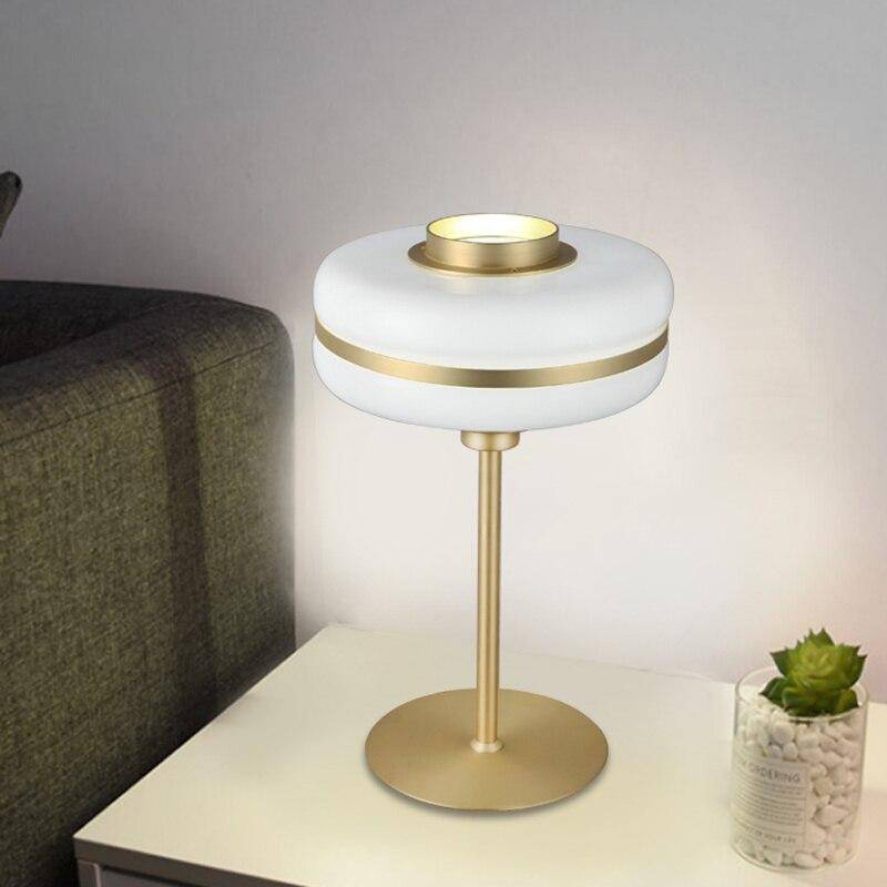 Lampe de chevet moderne LED aux formes arrondies et pied doré Hotel