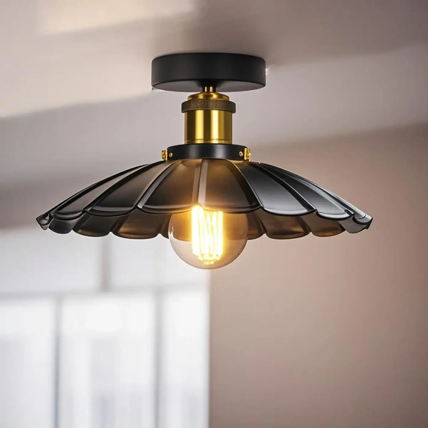 suspension-luminaire-fleur-sculptee-metal-plafond-metal-noir-abat-jour-151.webp