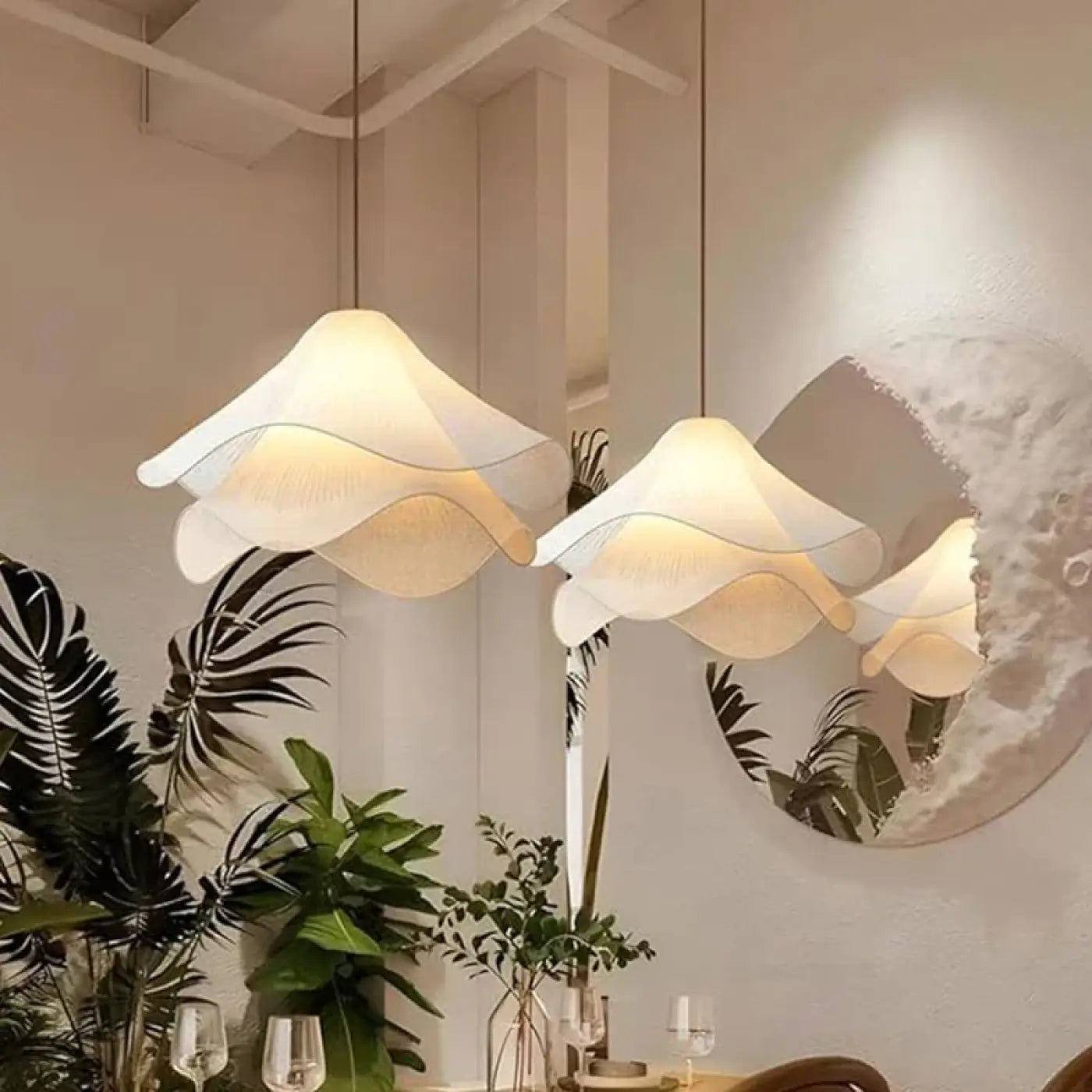 suspension-luminaire-forme-fleur-plissee-elegante-lampes-suspendues-307.webp