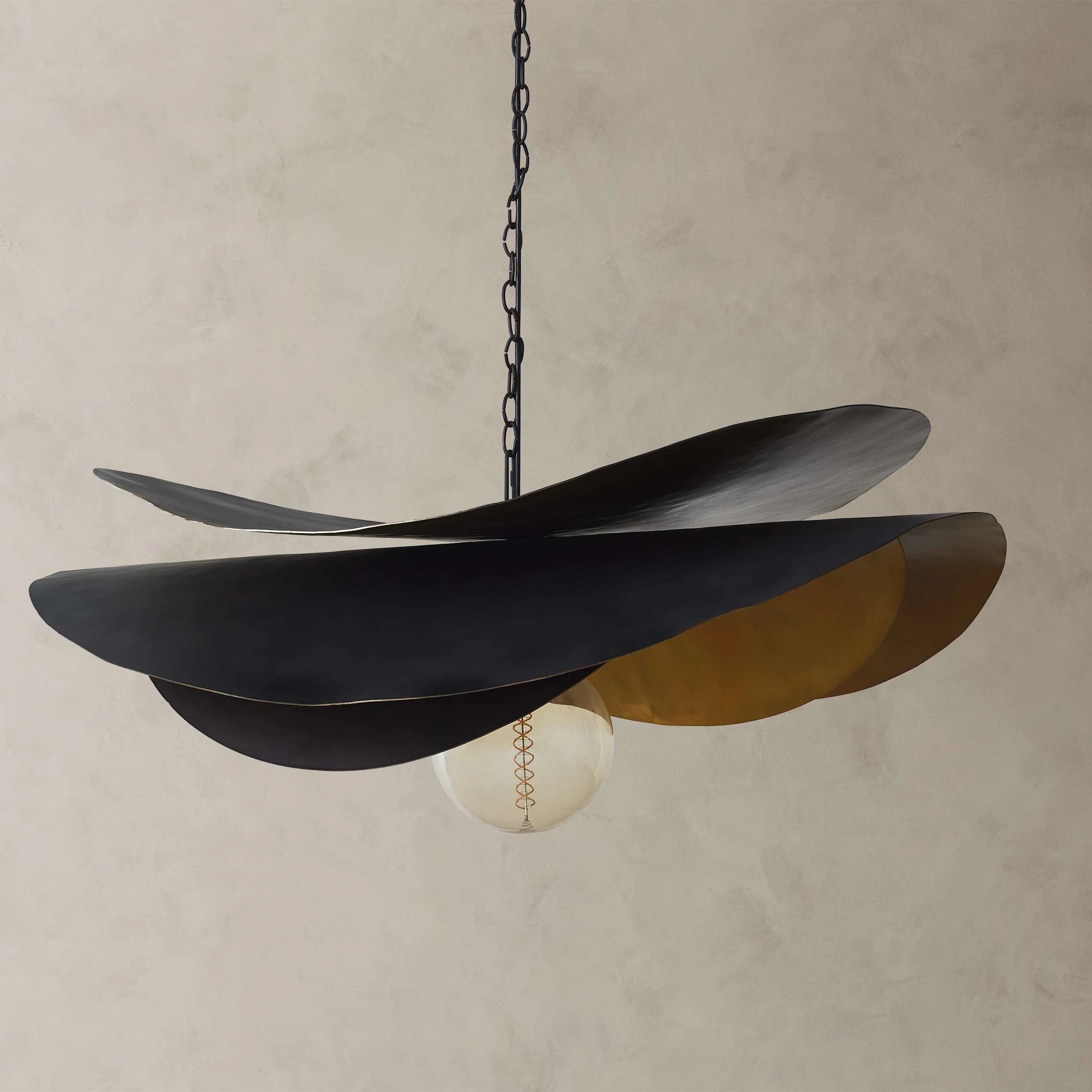 Suspension noire et dorée | ECLIPSE